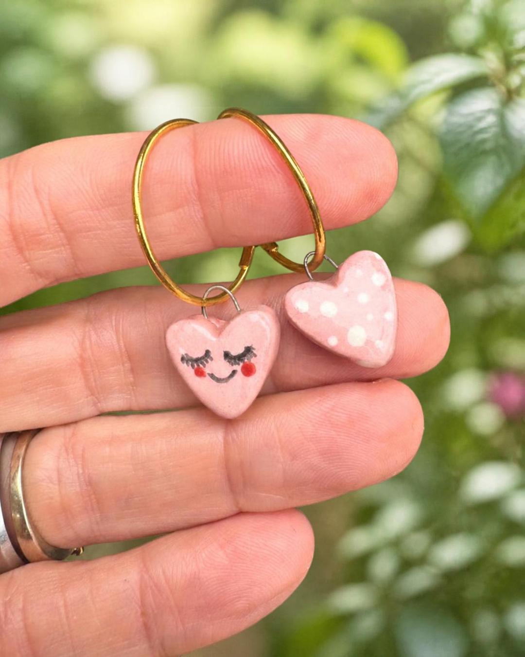 orecchini in ceramica cuori rosa