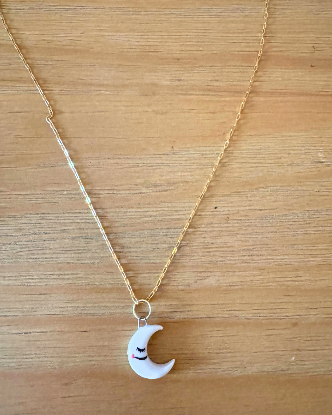 Collana dorata — Luna bianca