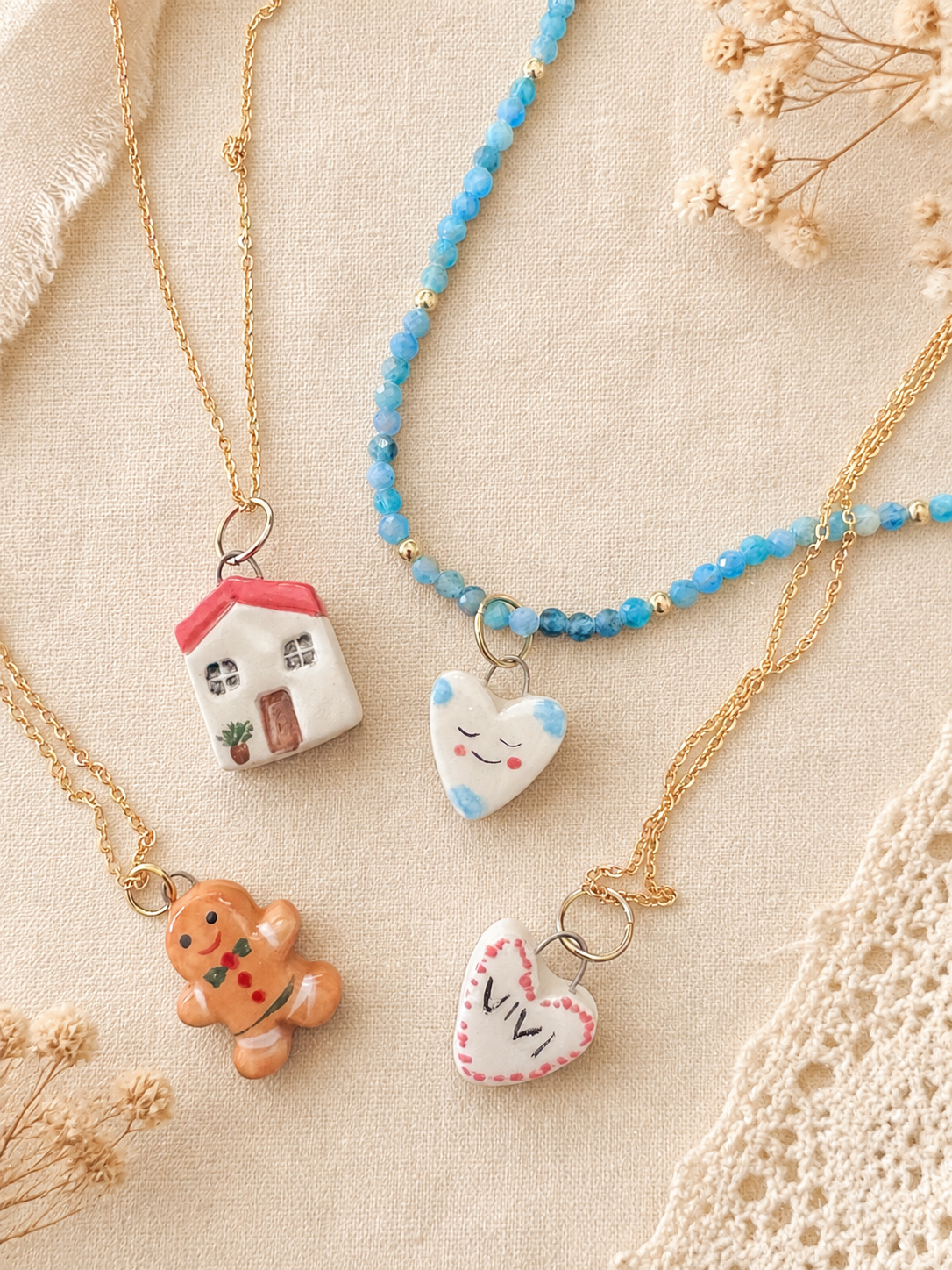Gioielli in ceramica fatti a mano — Le Ceramiche del Cottage