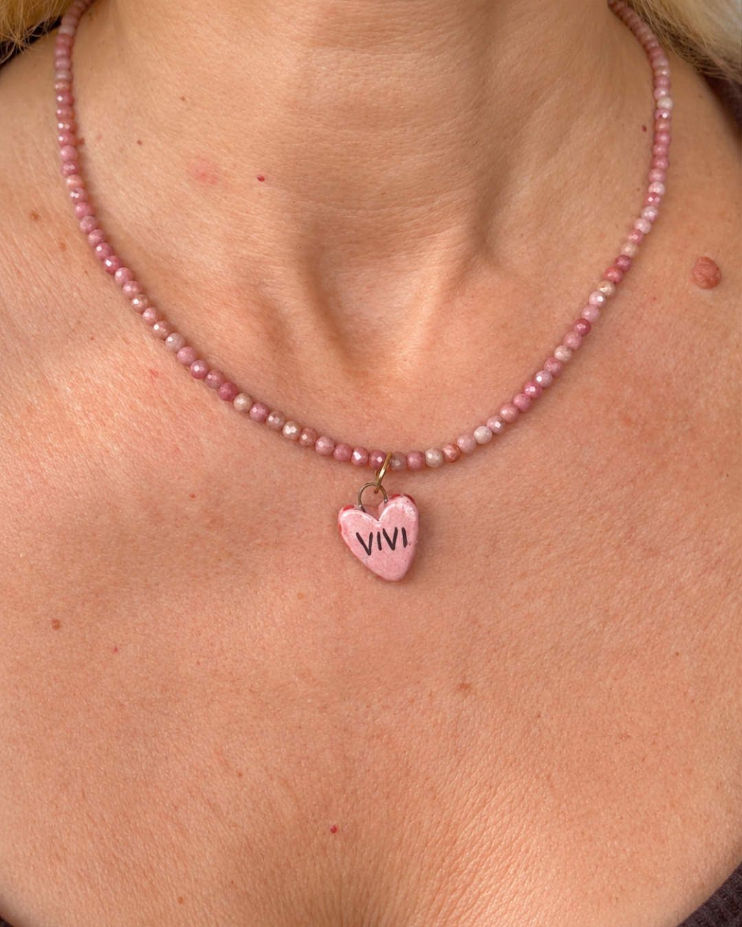 Collana in rhodonite con cuore rosa VIVI fatta a mano